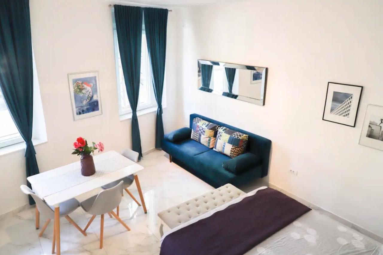Apartment Verano / Next To Kolovare *